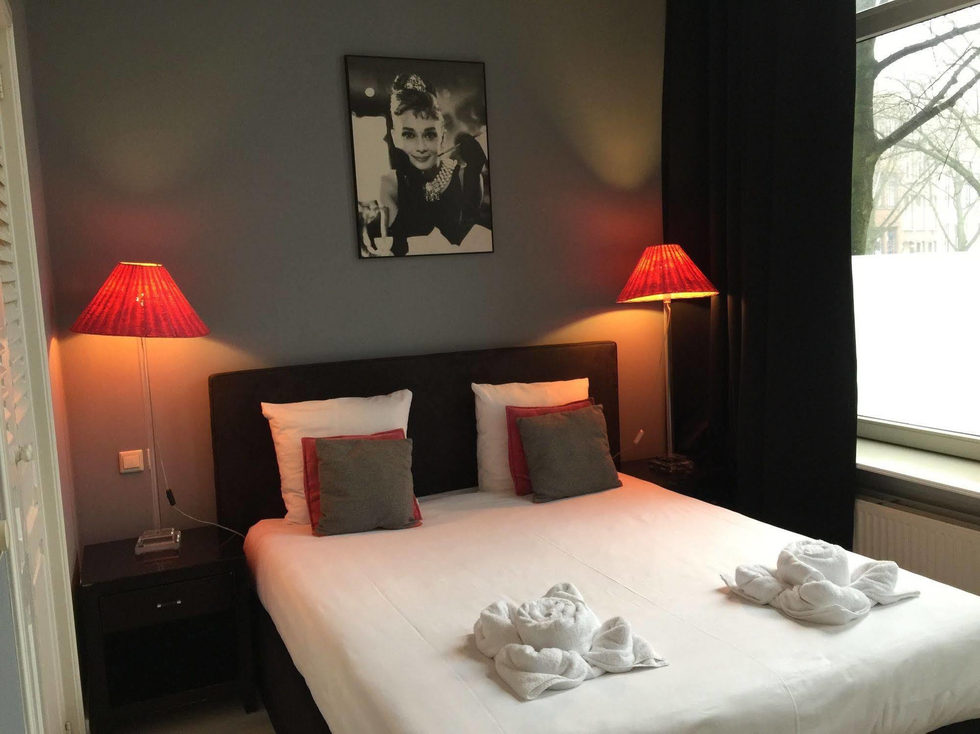 Nine-T-Teen Bed And Boutique Amszterdam Kültér fotó