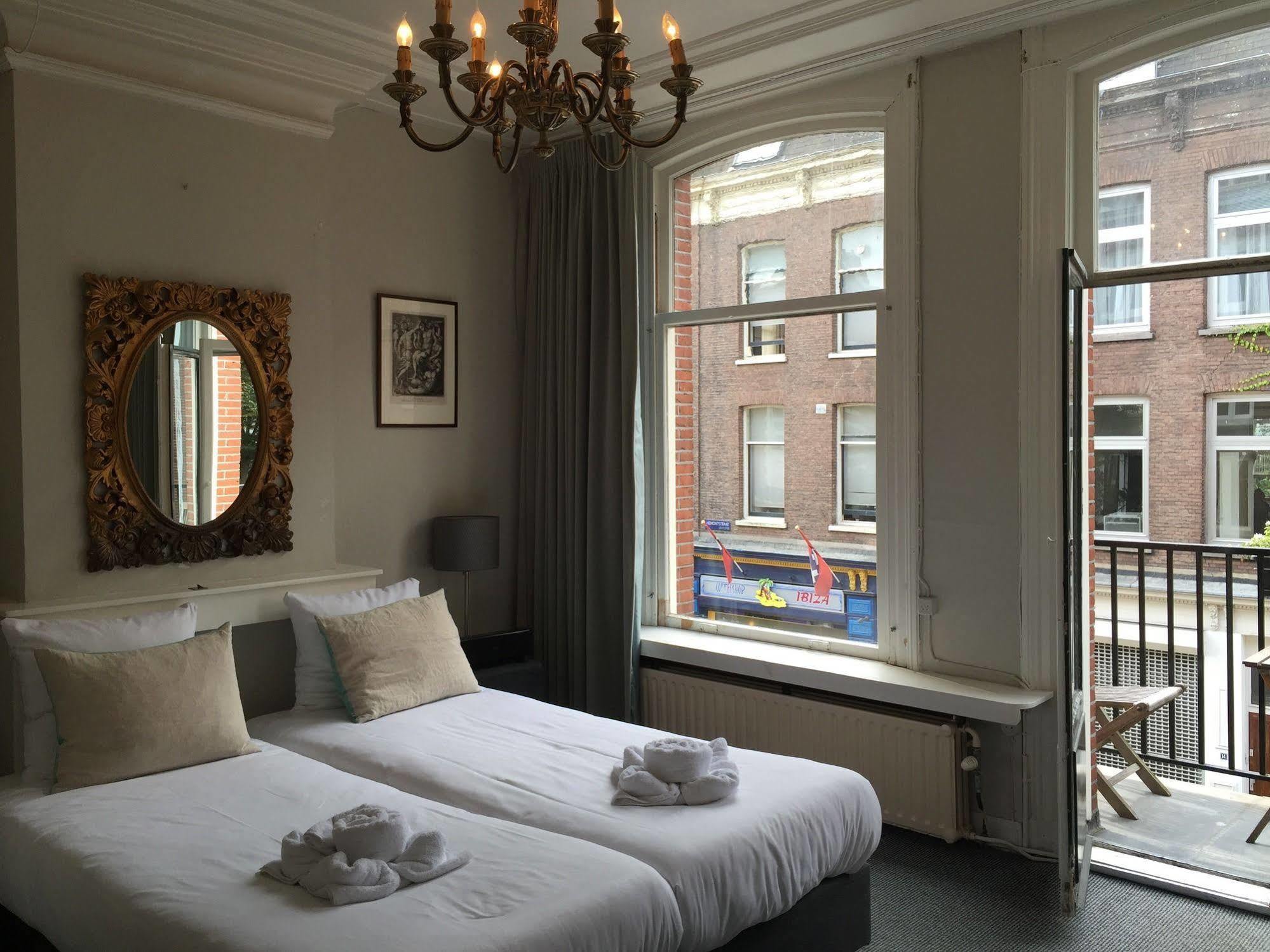 Nine-T-Teen Bed And Boutique Amszterdam Kültér fotó